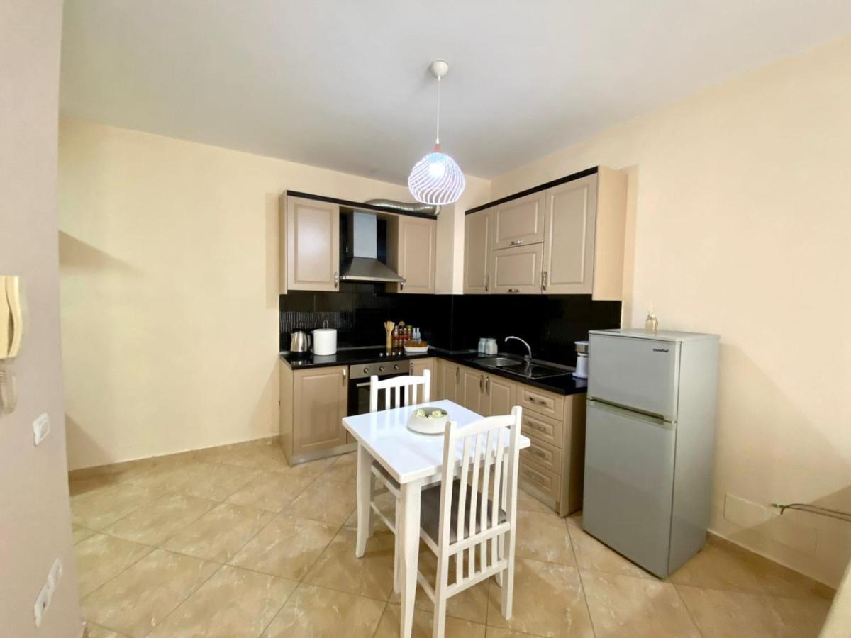 Chlo Apartment 2 地拉那 外观 照片