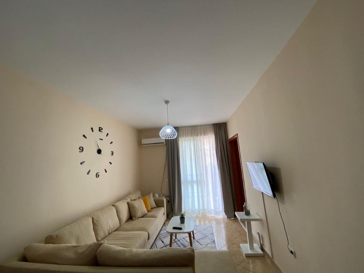 Chlo Apartment 2 地拉那 外观 照片